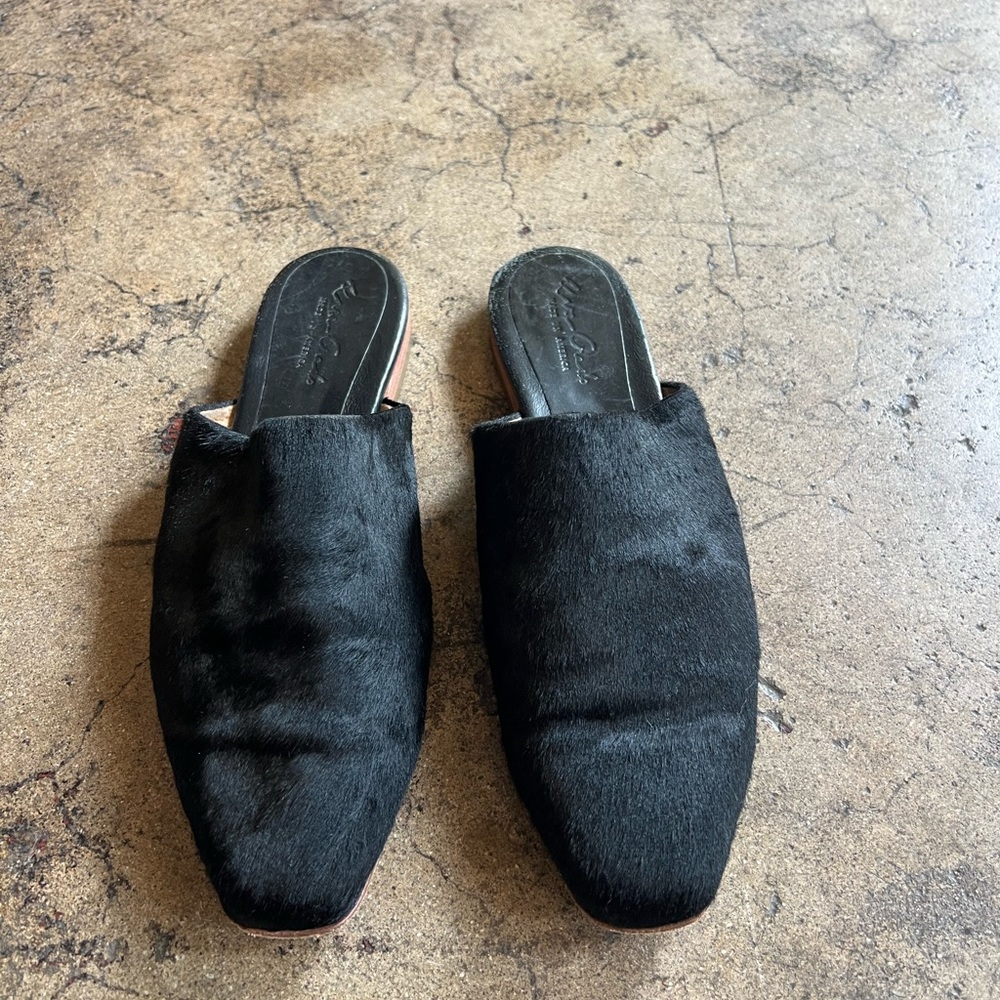 Eva Credo black pony hair mule slides